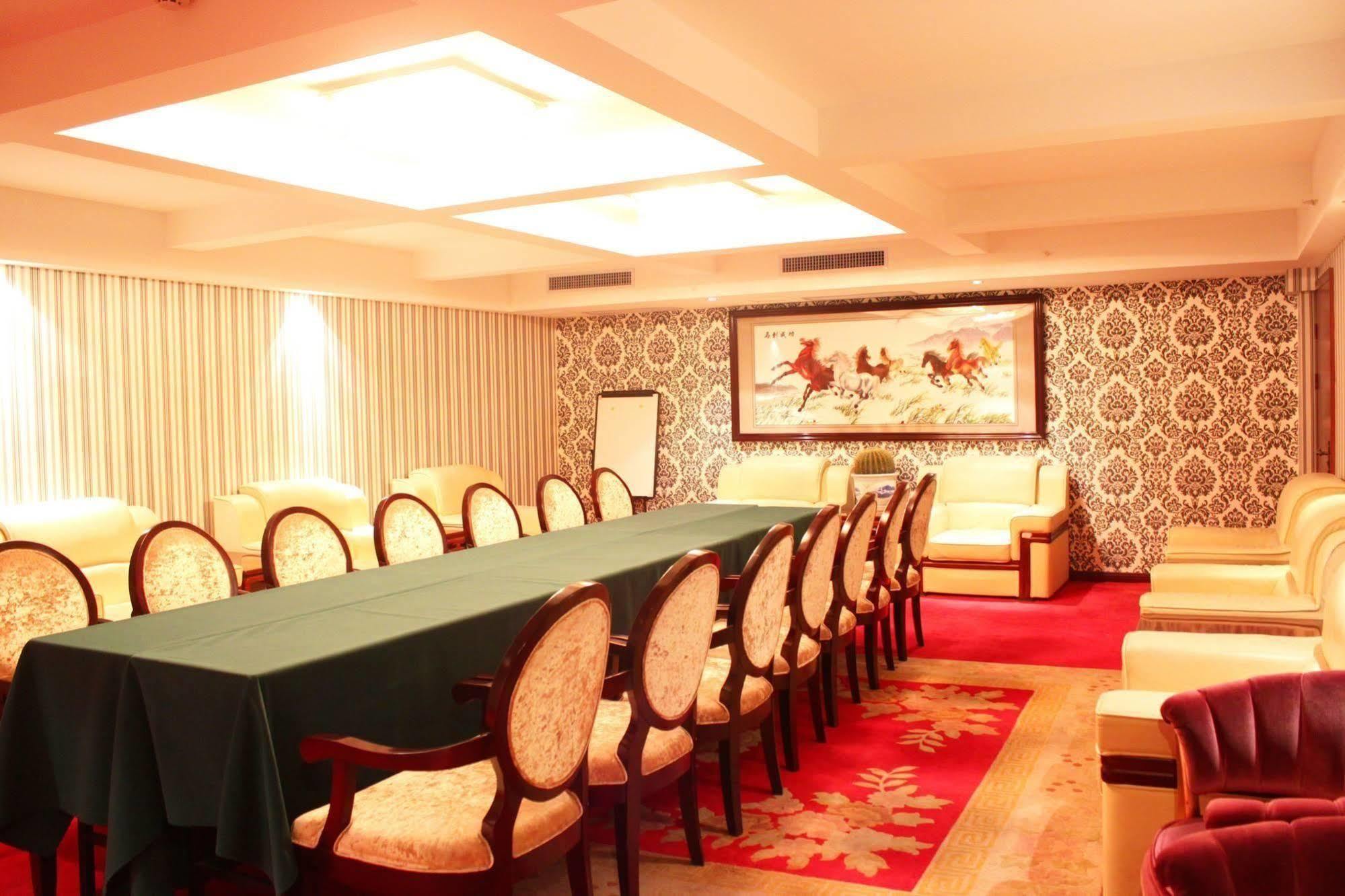 New Beacon Runfeng International Hotel Wuhan Exterior photo