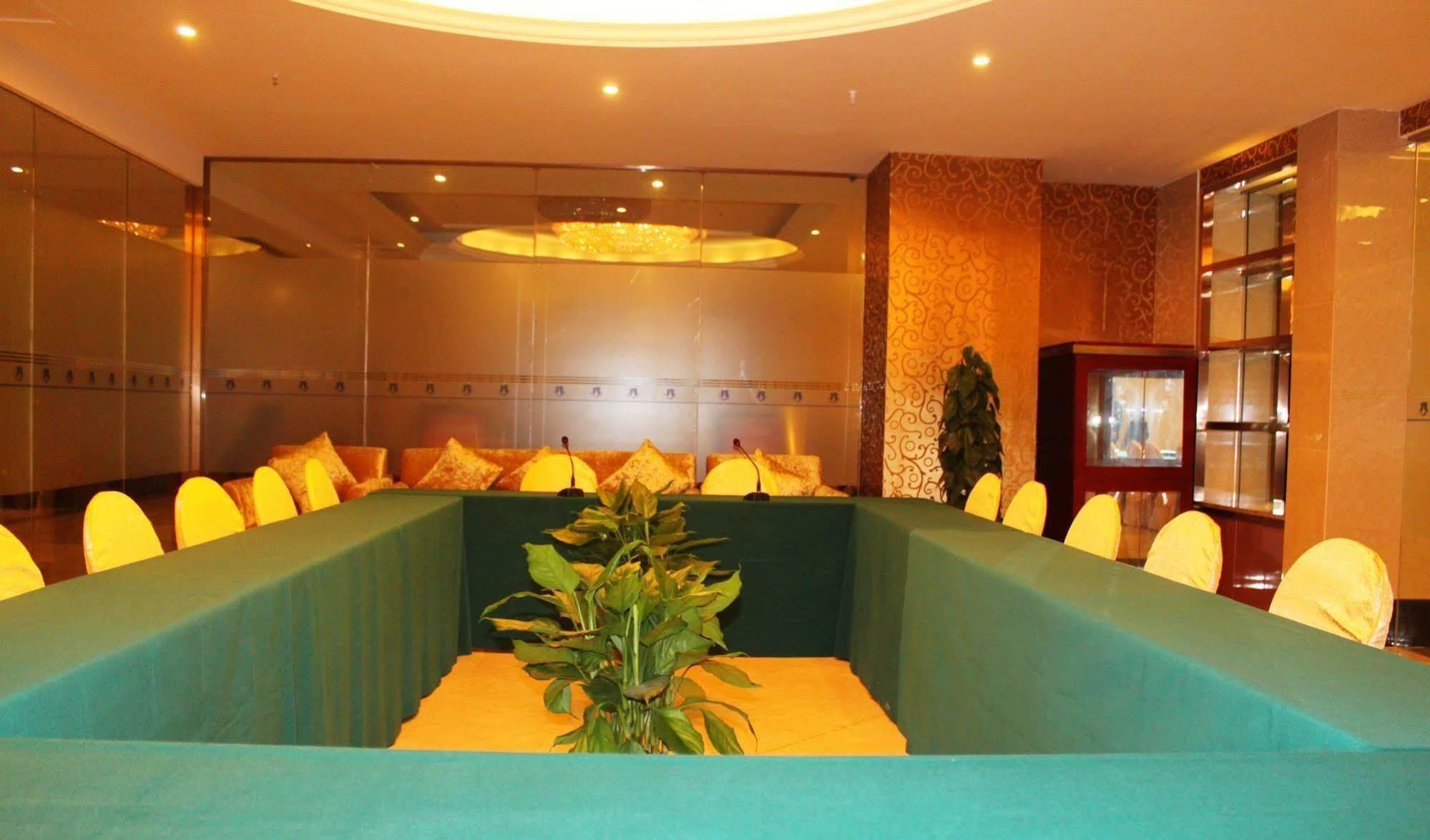 New Beacon Runfeng International Hotel Wuhan Exterior photo