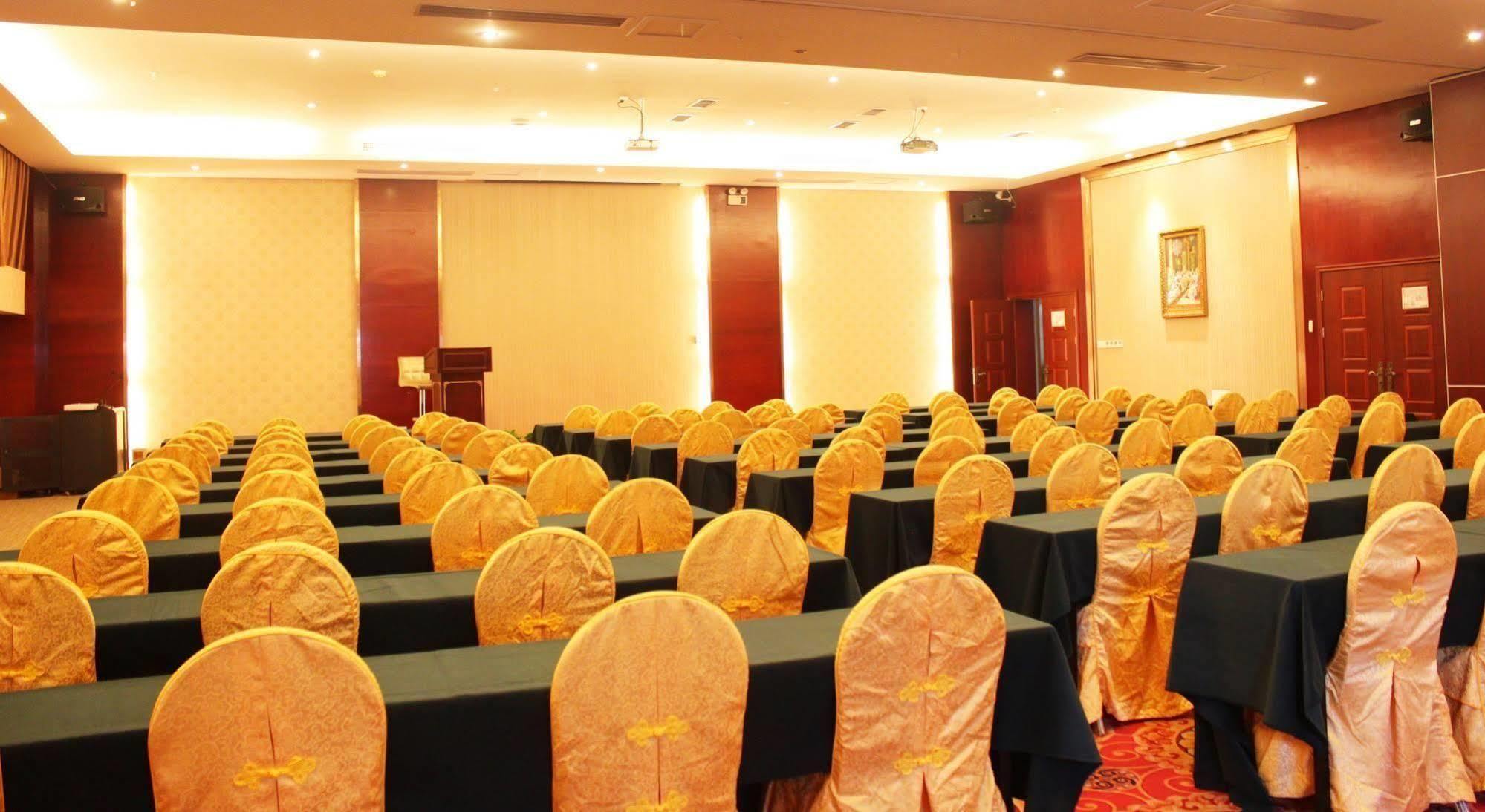 New Beacon Runfeng International Hotel Wuhan Exterior photo