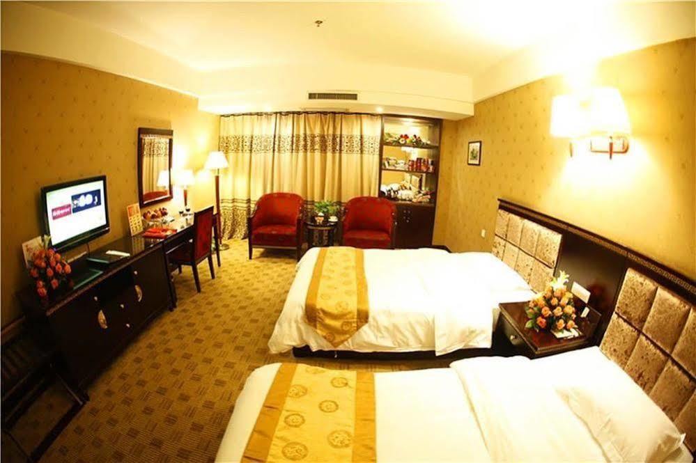 New Beacon Runfeng International Hotel Wuhan Exterior photo
