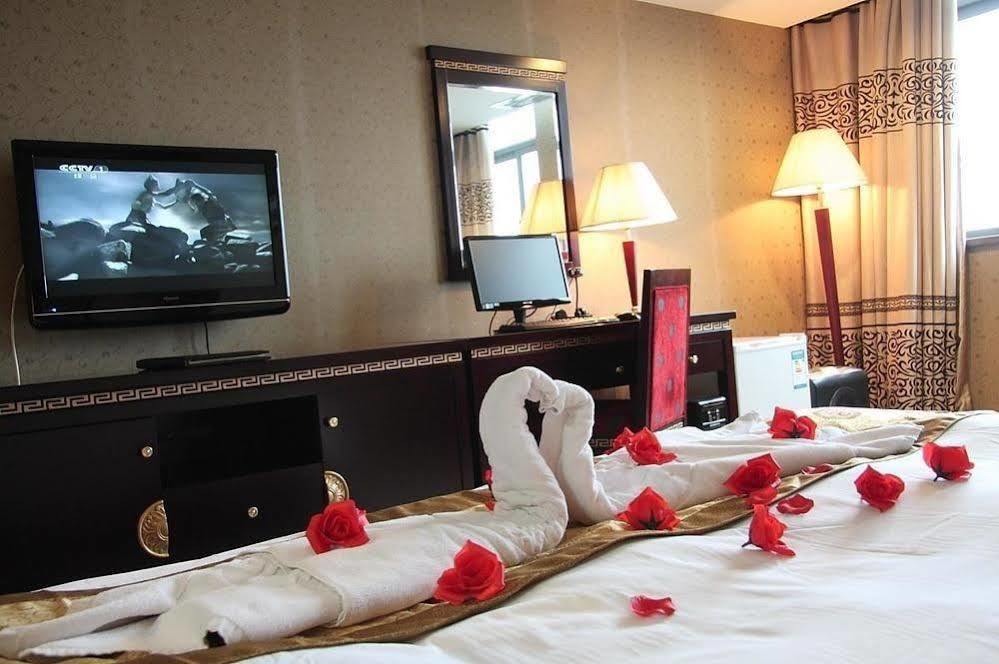 New Beacon Runfeng International Hotel Wuhan Exterior photo