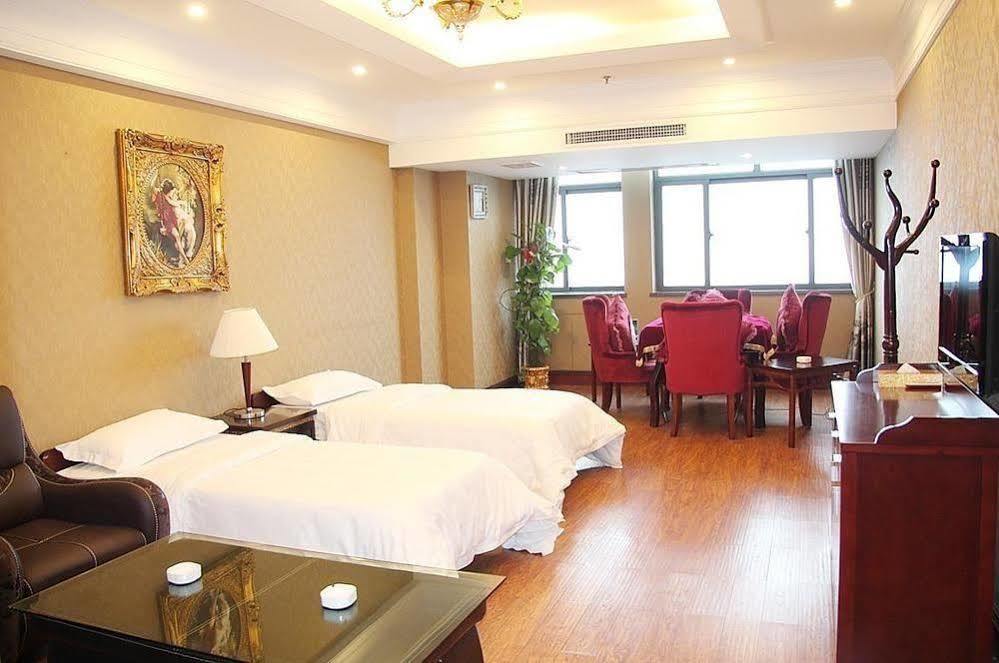 New Beacon Runfeng International Hotel Wuhan Exterior photo